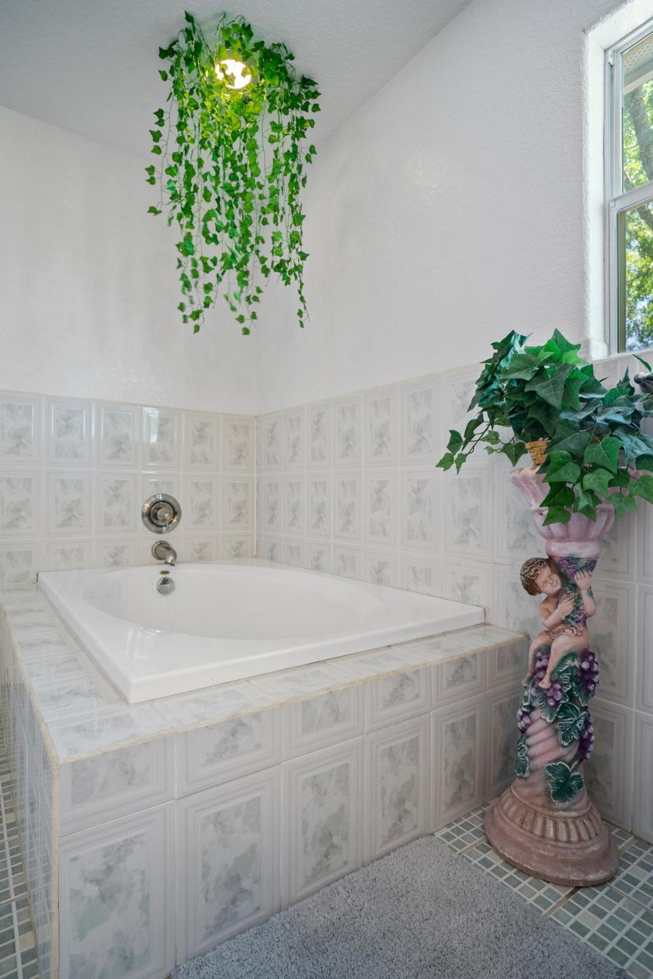 Bamboo Oasis-Relaxing Hot Tub-Family Time San Antonio Exterior foto
